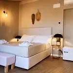 Gatto Bianco 42 בית הארחה 4*